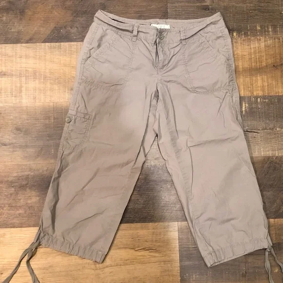 Capris - Picture 1 of 3